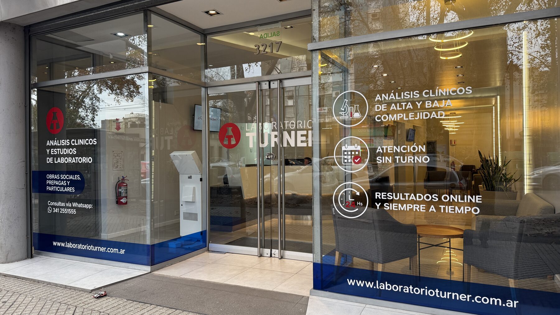 Laboratorio Turner — vidriera de local
